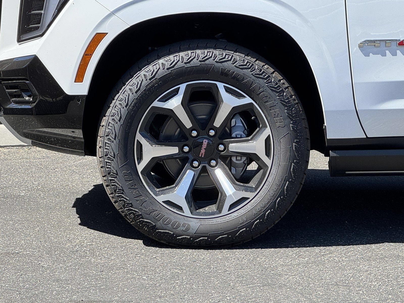 2026 GMC Yukon XL AT4 - Photo 26