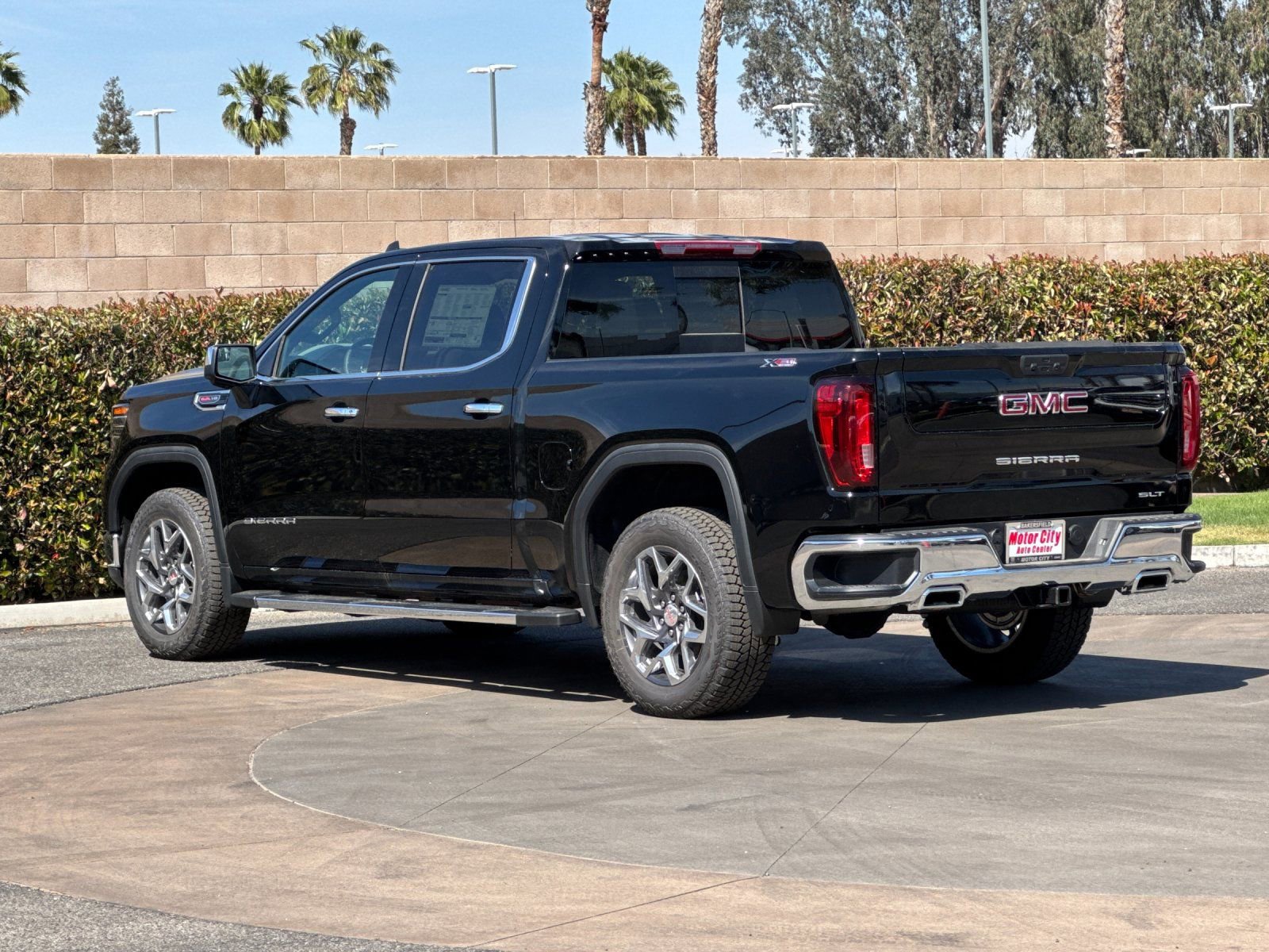 2026 GMC Sierra 1500 SLT photo 4