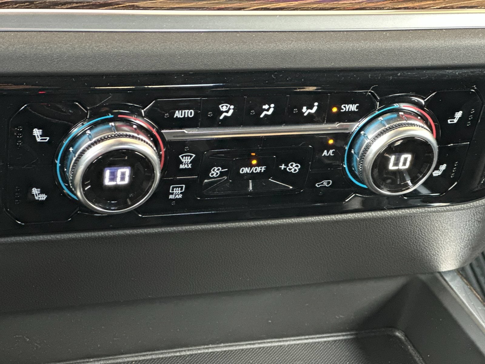2025 GMC Sierra 1500 Elevation - Photo 18