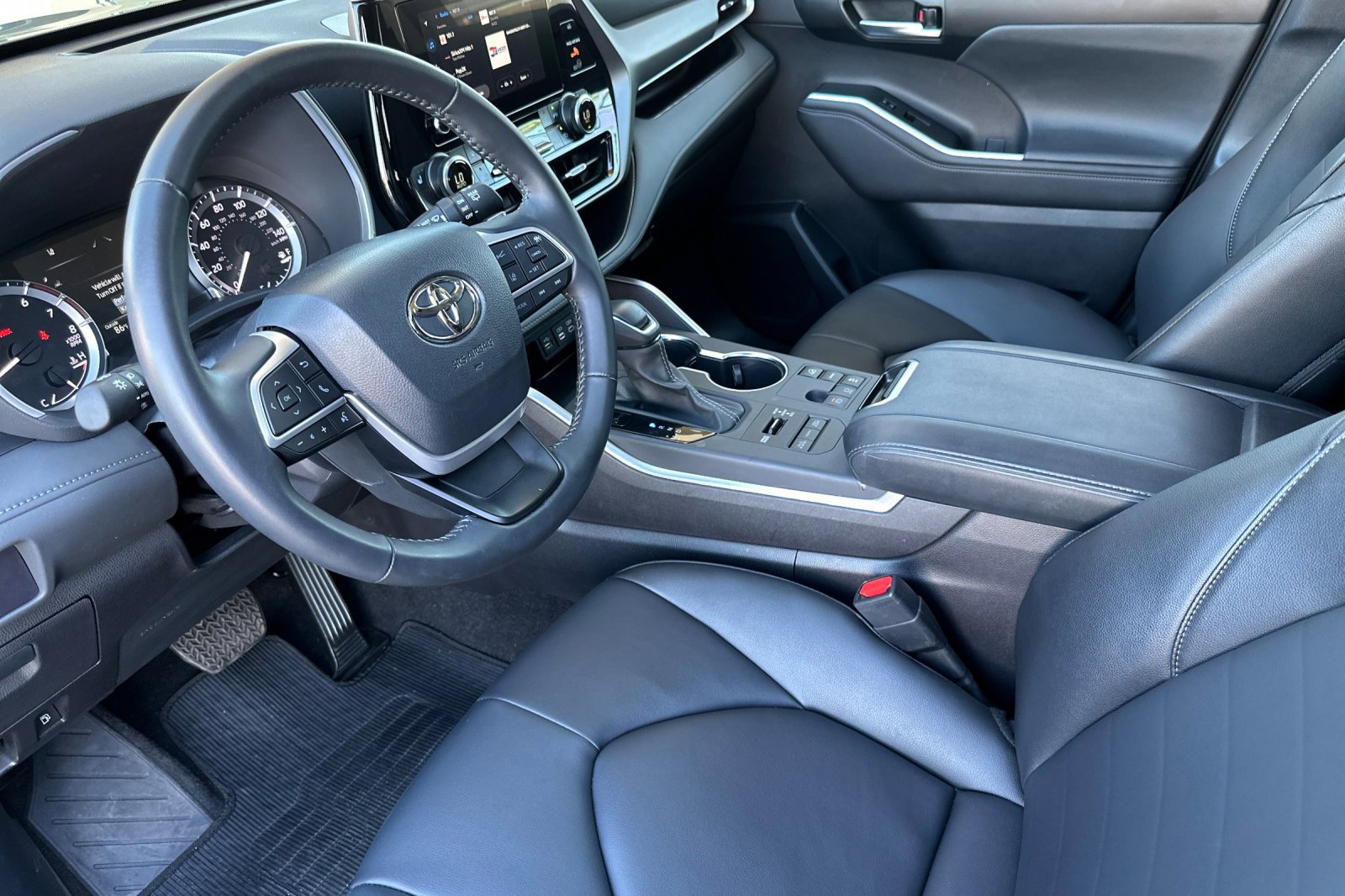 2026 Toyota Highlander XLE - Photo 10