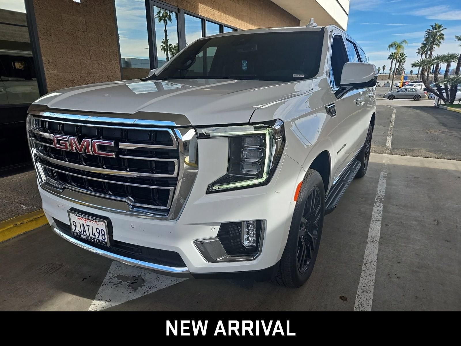 2023 GMC Yukon SLT's photo