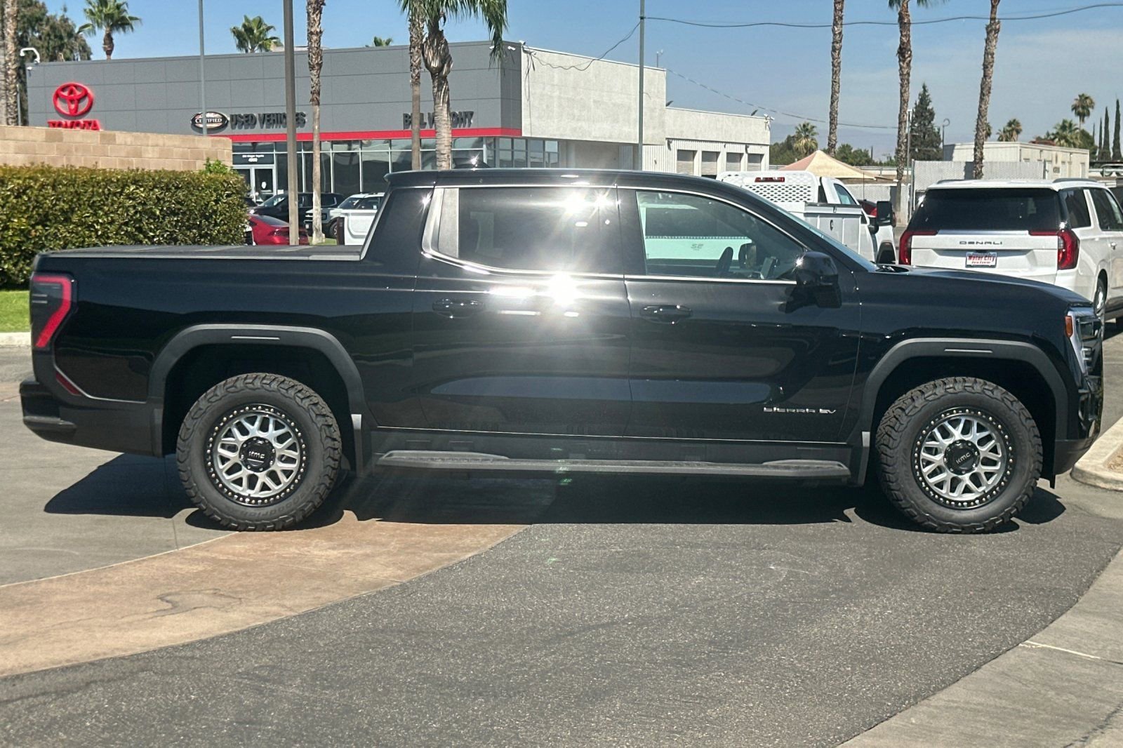 2026 Gmc Sierra Elevation photo 2