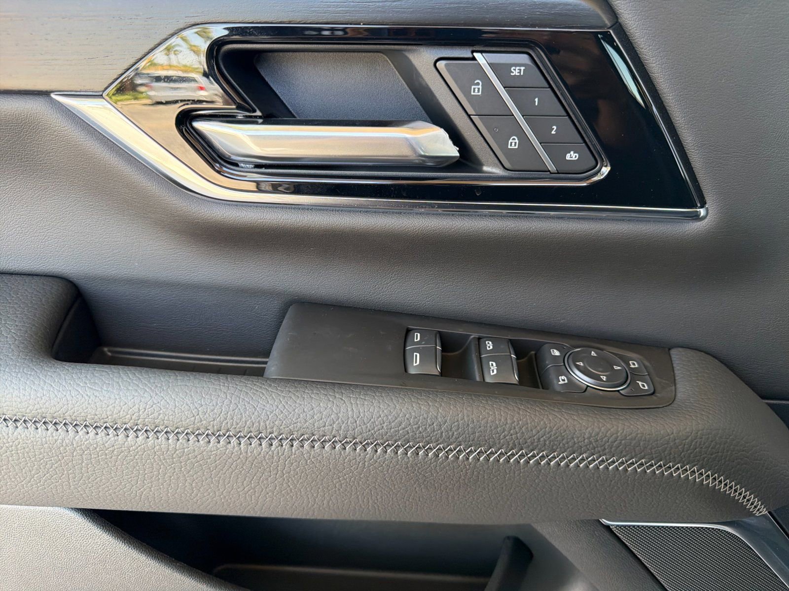 2026 GMC Yukon XL Denali - Photo 11