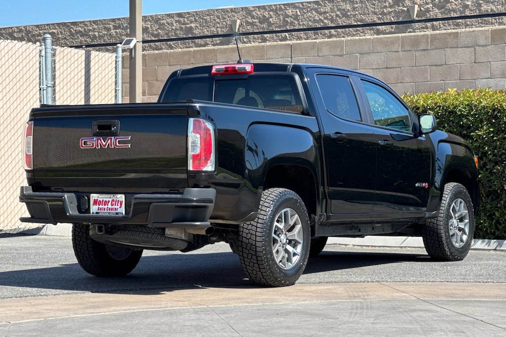 Used 2022 GMC Canyon AT4 - Cloth Truck