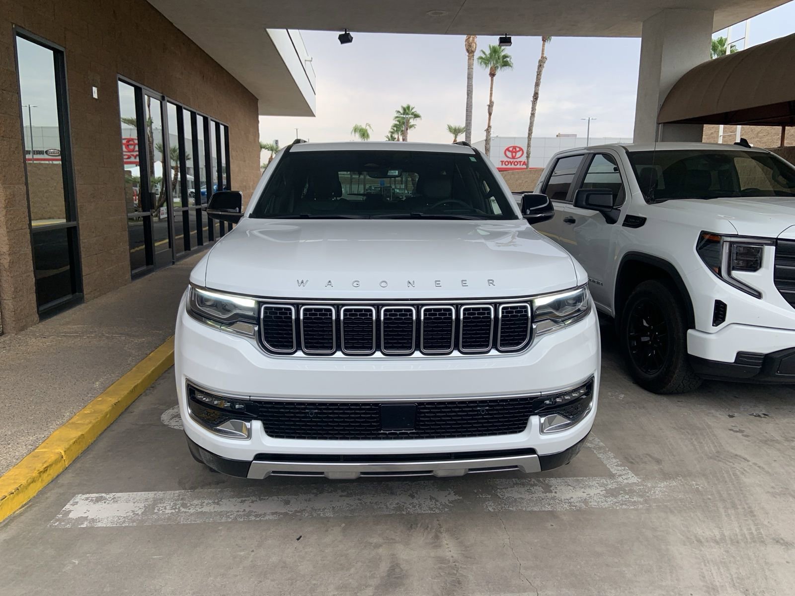 2023 Jeep Wagoneer Series III photo 2