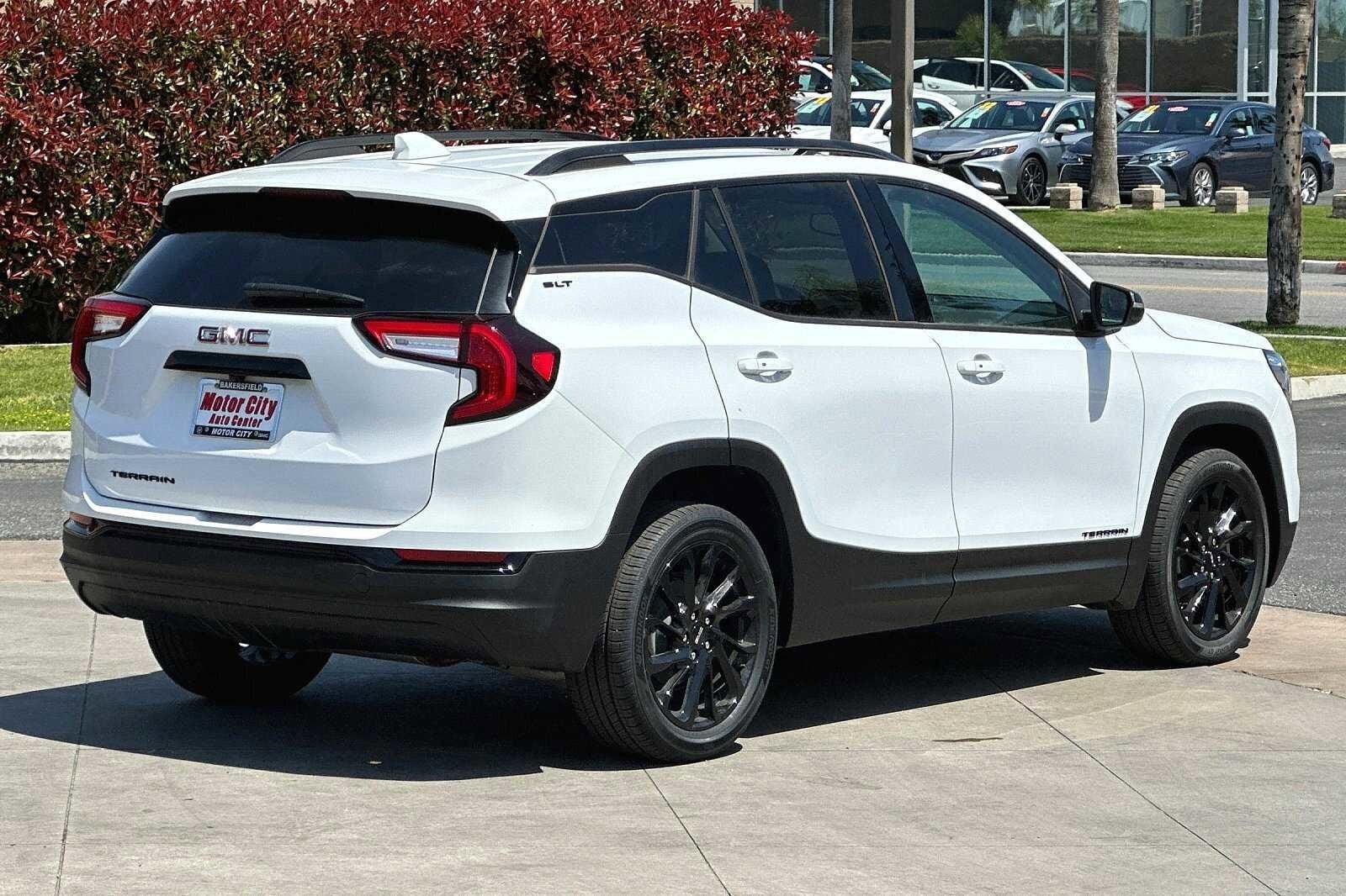 2023 GMC Terrain SLT photo 5