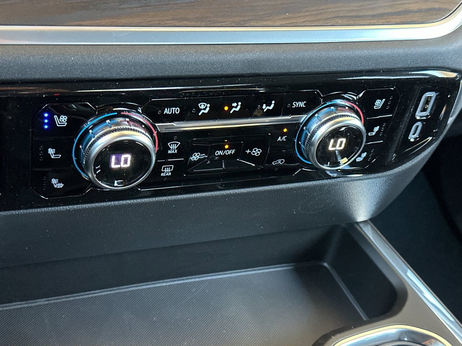 2026 GMC Sierra 1500 SLT - Photo 19