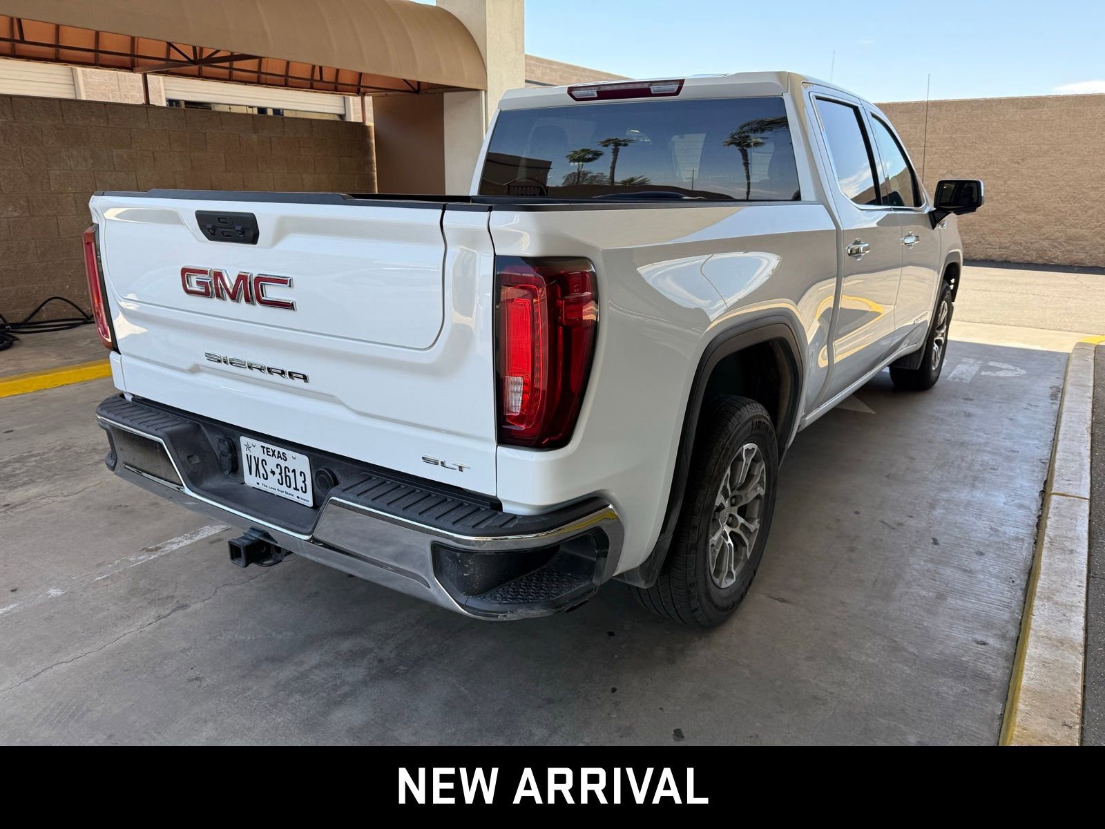 2025 GMC Sierra 1500 SLT photo 4