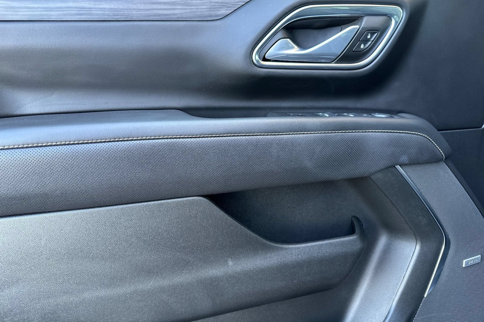 2023 GMC Yukon SLT - Photo 11