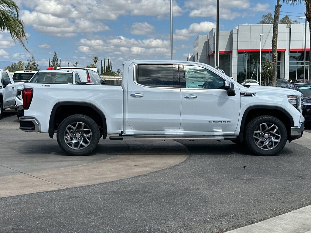 New 2026 GMC Sierra 1500 SLT Truck