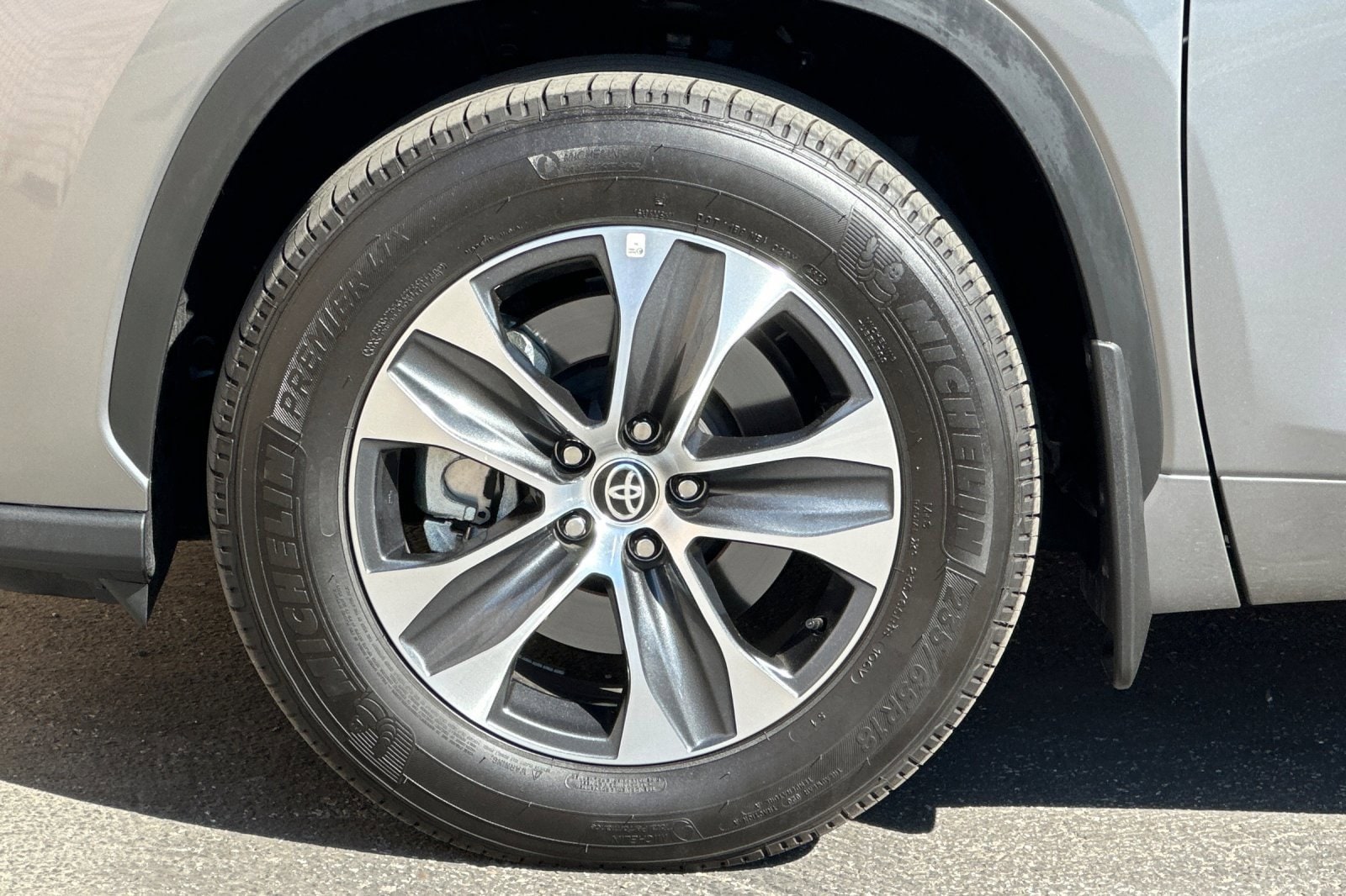 2026 Toyota Highlander XLE - Photo 28