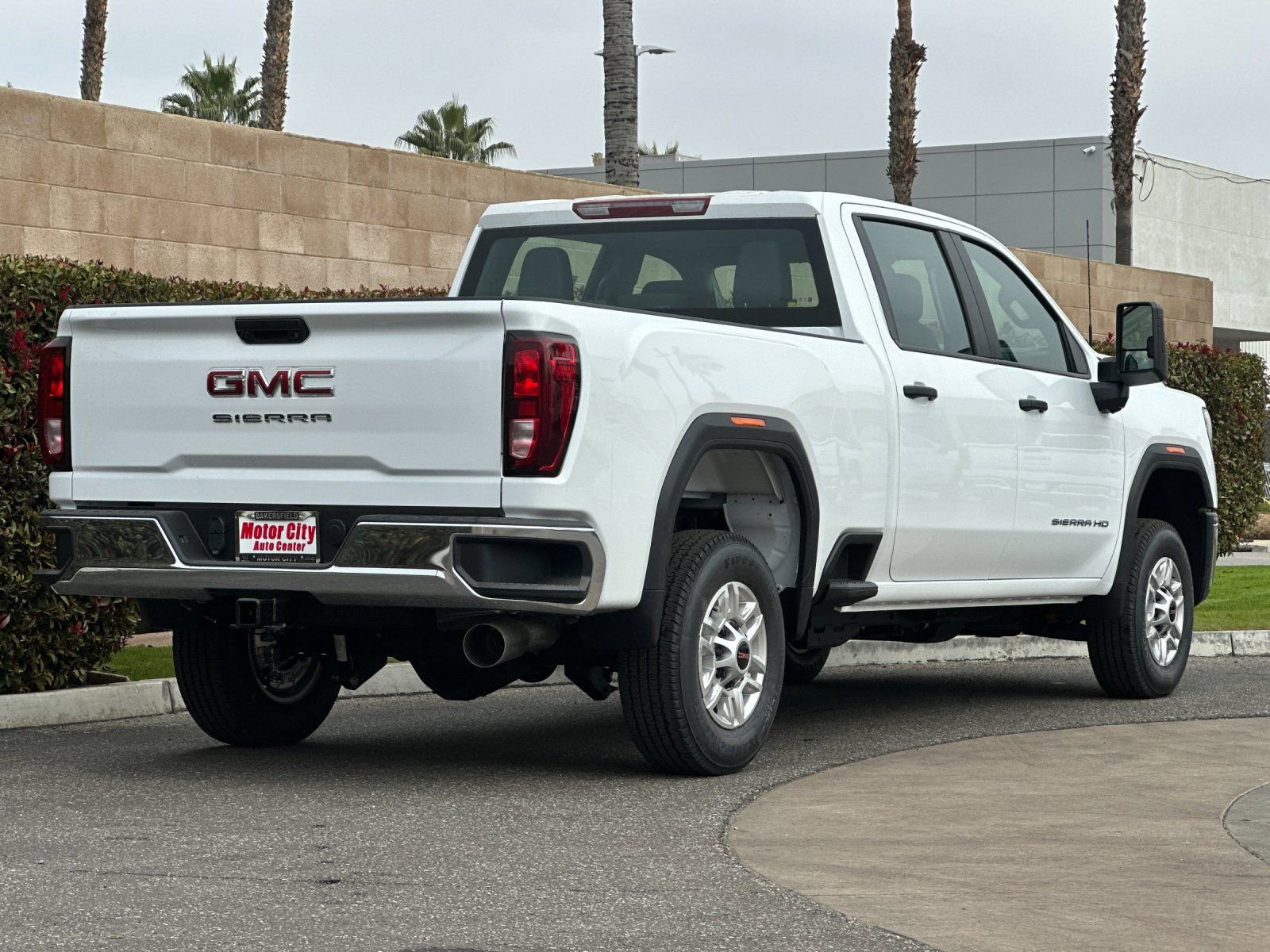 2026 GMC Sierra 2500 HD Pro photo 2