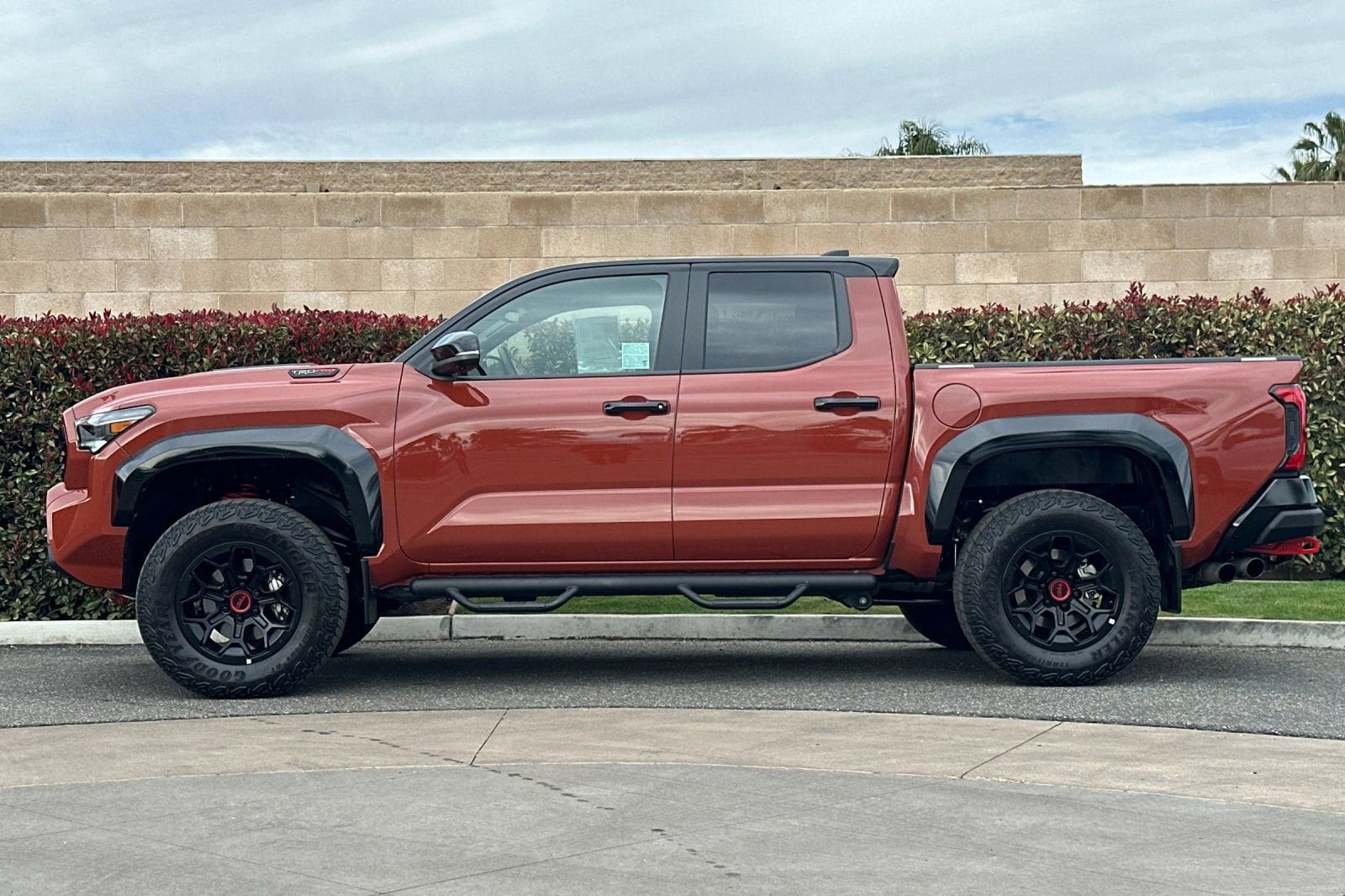 2024 Toyota Tacoma 4WD TRD Sport Hybrid photo 6