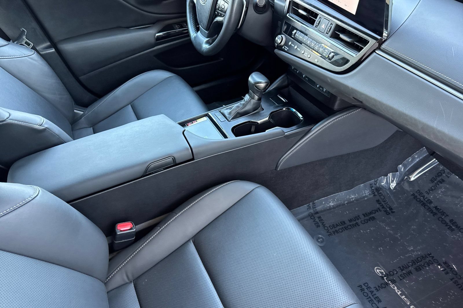 2024 Lexus ES 350 - Photo 16