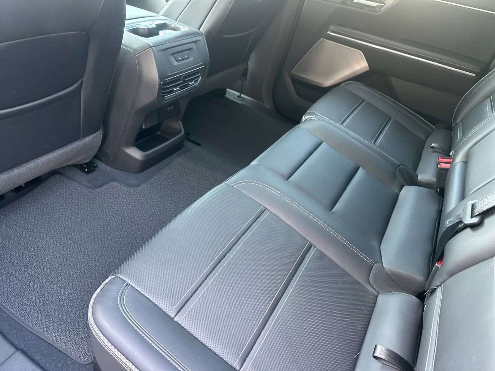 2025 GMC Sierra EV Denali - Photo 11