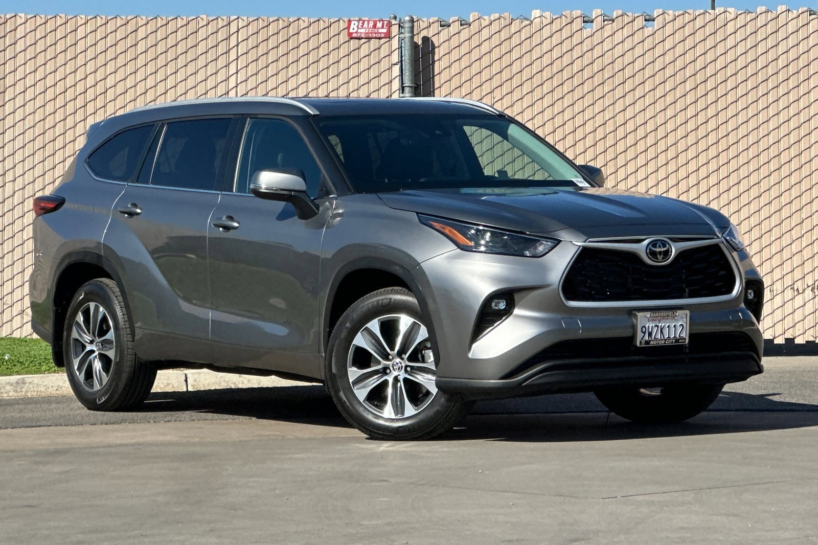 2026 Toyota Highlander XLE - Photo 2