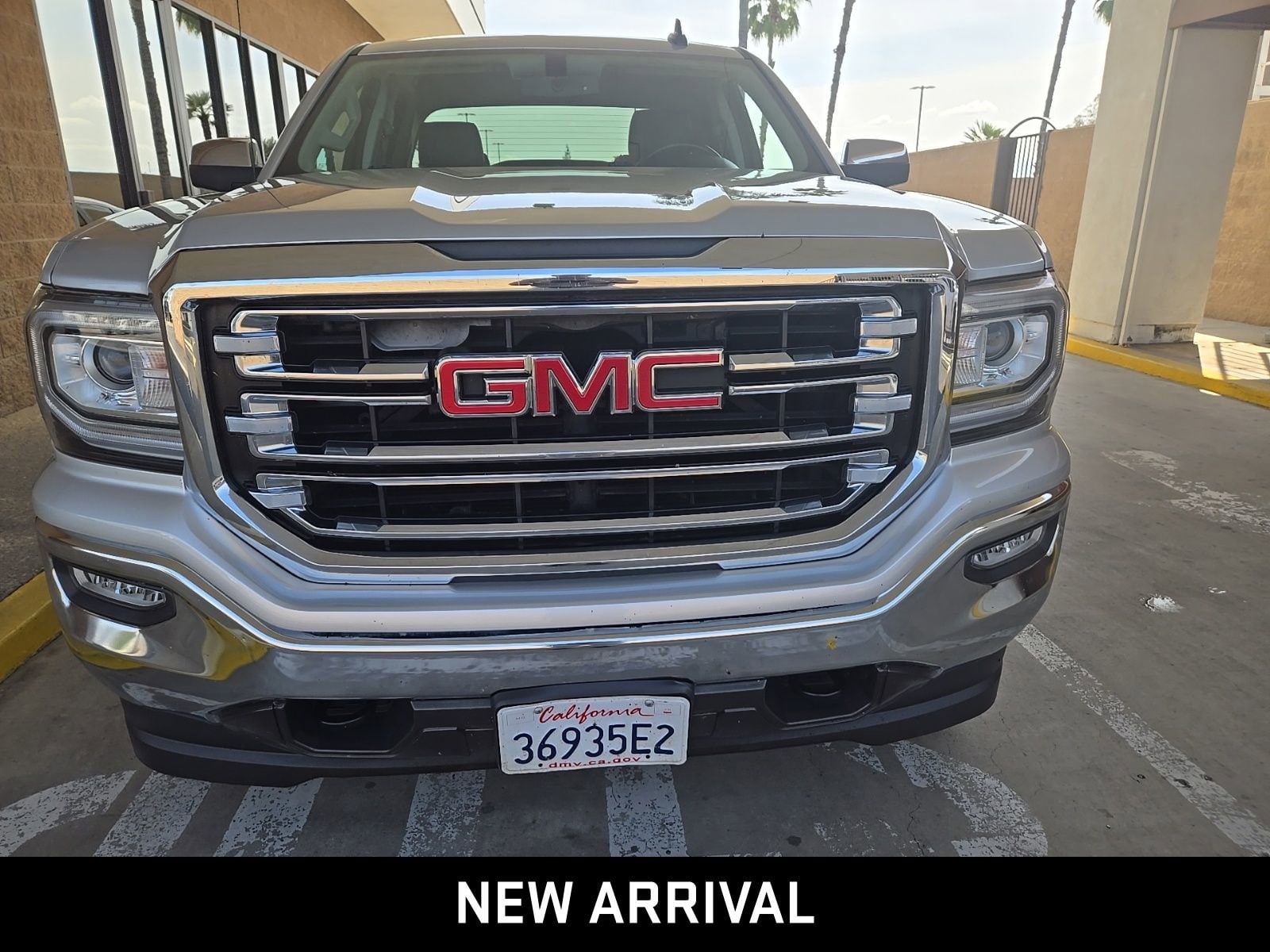 2017 GMC Sierra 1500 SLT photo 2