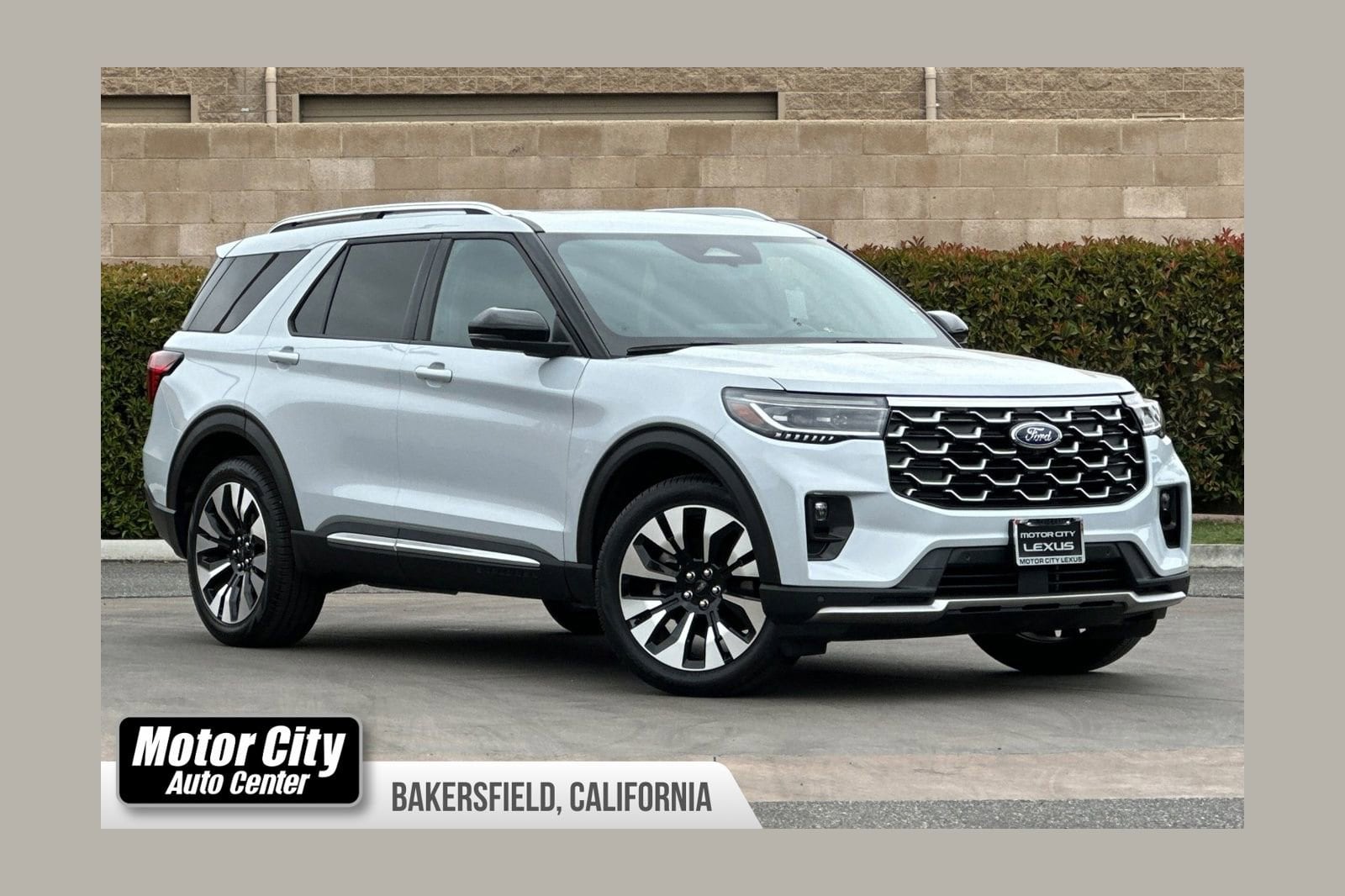 2025 Ford Explorer Platinum 4WD (PL535)'s photo