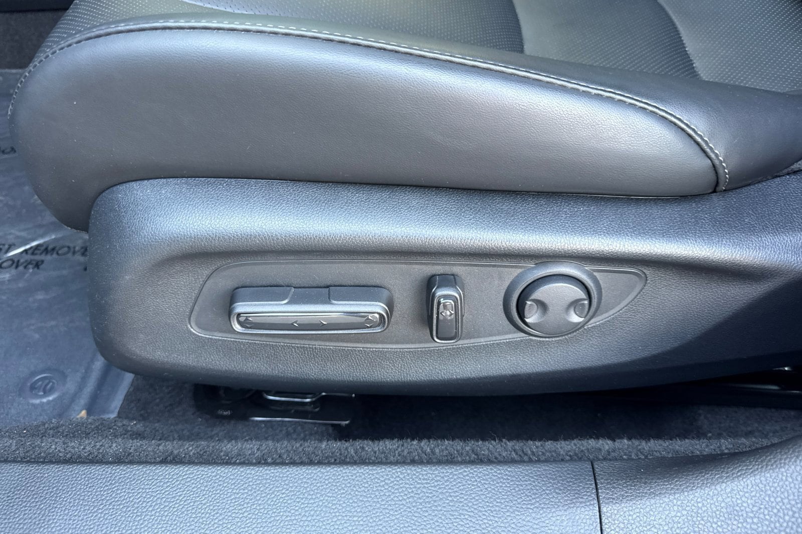 2025 Honda Accord Hybrid EX-L - Photo 12
