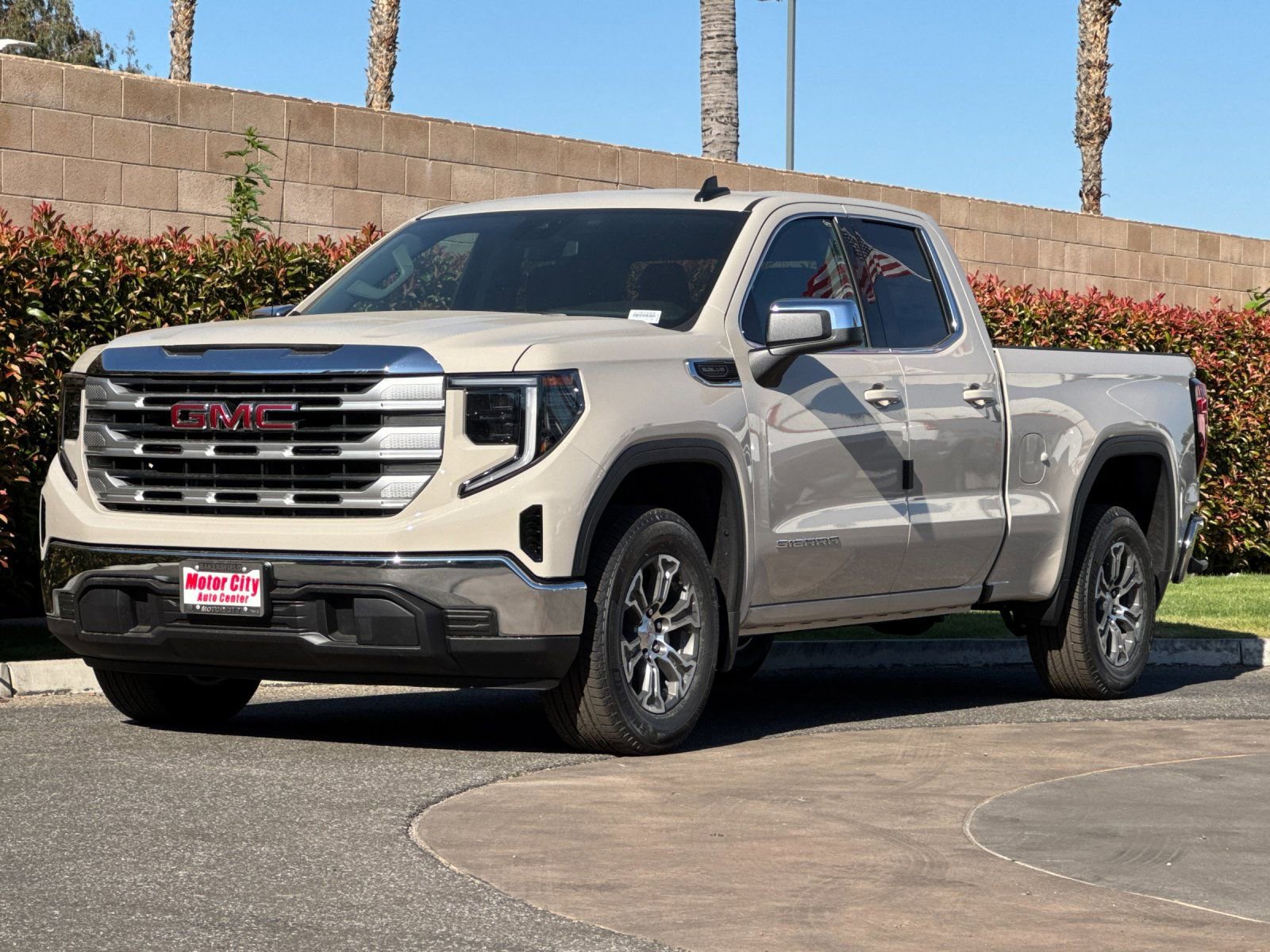 2026 GMC Sierra 1500 SLE photo 6