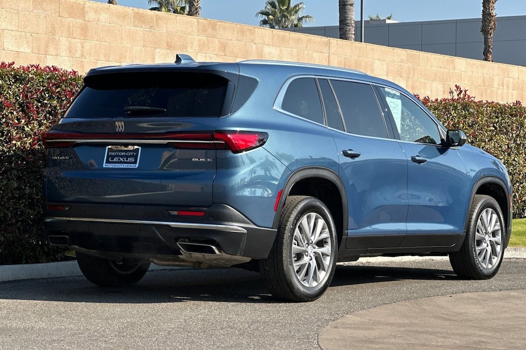 Used 2025 Buick Enclave Preferred SUV