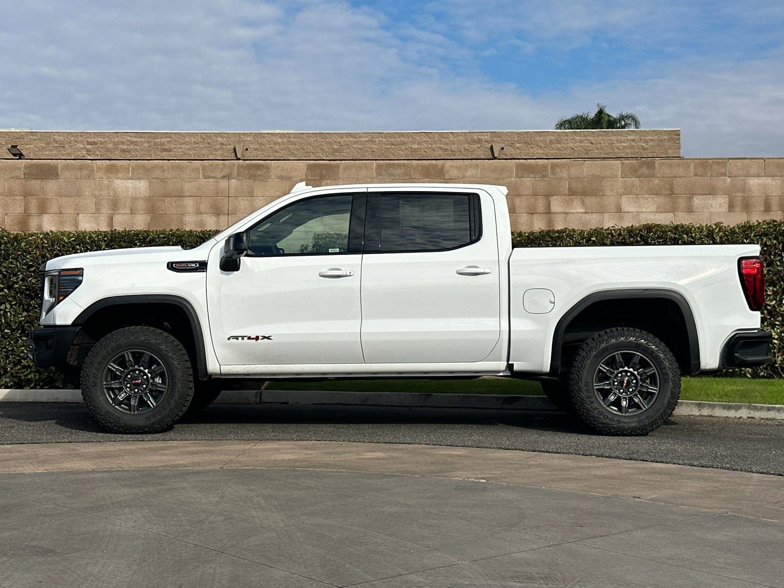 2026 GMC Sierra 1500 AT4X photo 5