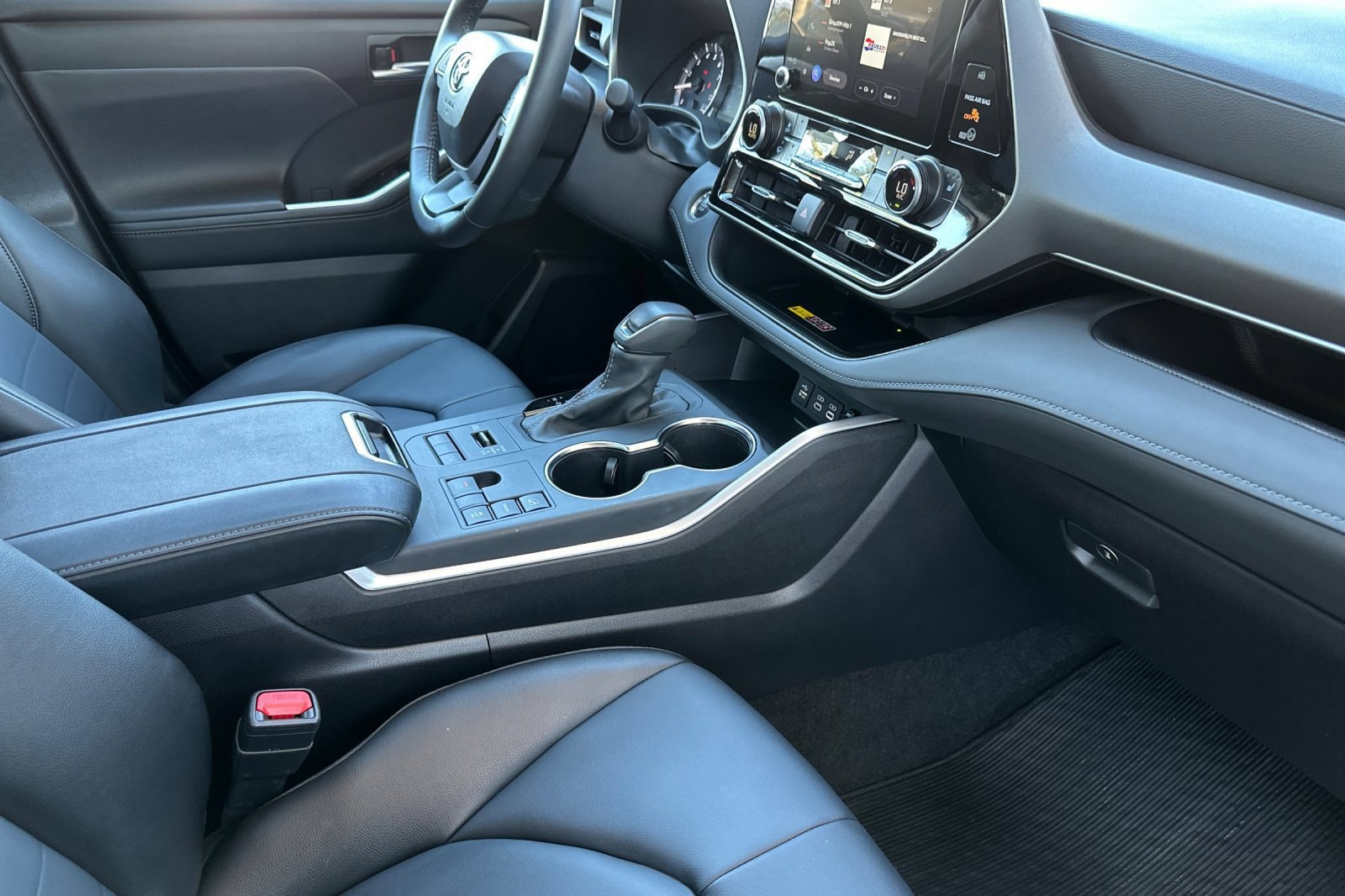 2026 Toyota Highlander XLE - Photo 18