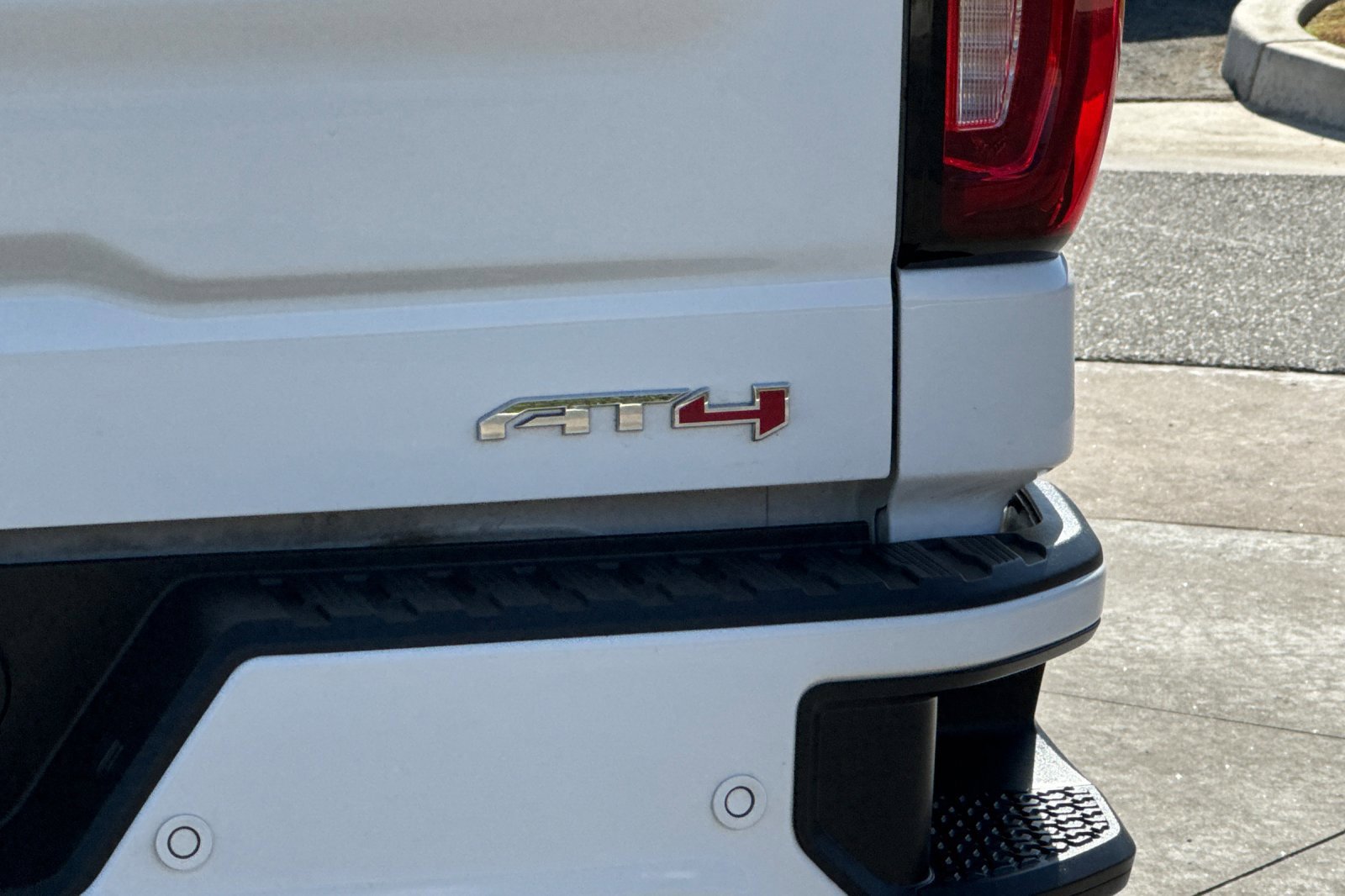2025 GMC Sierra 1500 AT4 - Photo 27