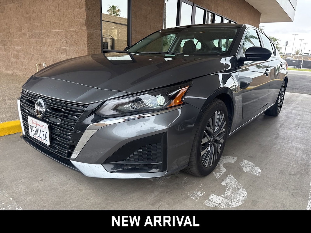 Used 2025 Nissan Altima SV FWD Sedan