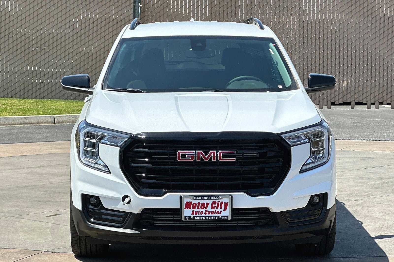 2023 GMC Terrain SLT photo 2