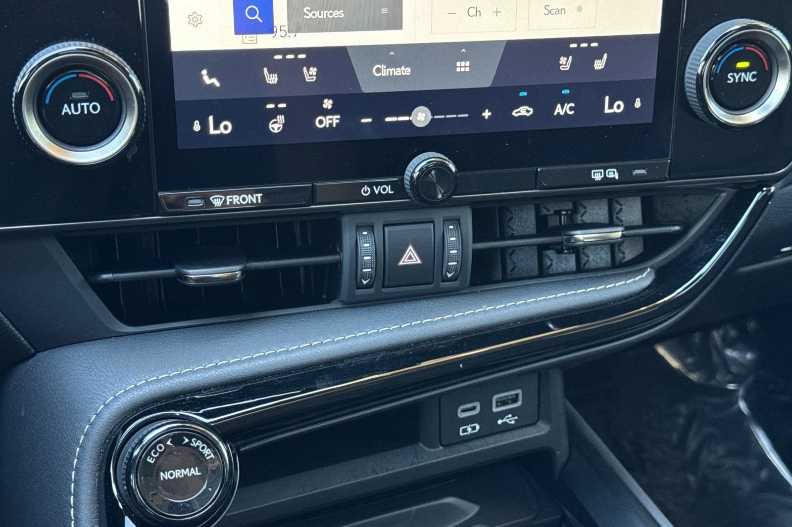 2024 Lexus NX Hybrid 350h - Photo 24