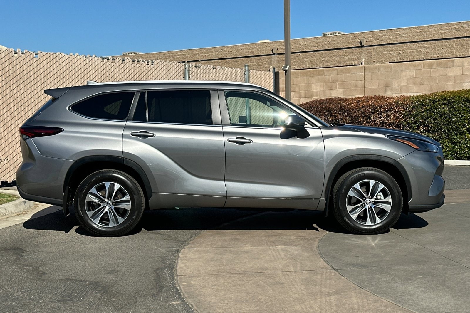 2026 Toyota Highlander XLE - Photo 3