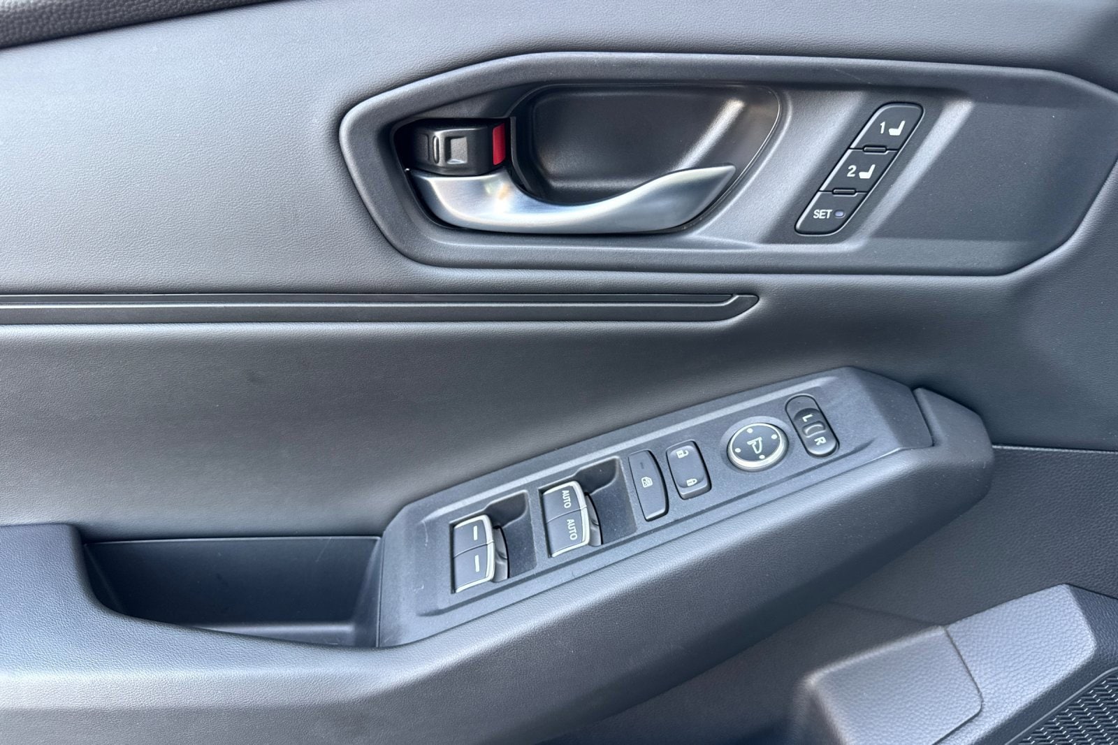2025 Honda Accord Hybrid EX-L - Photo 11