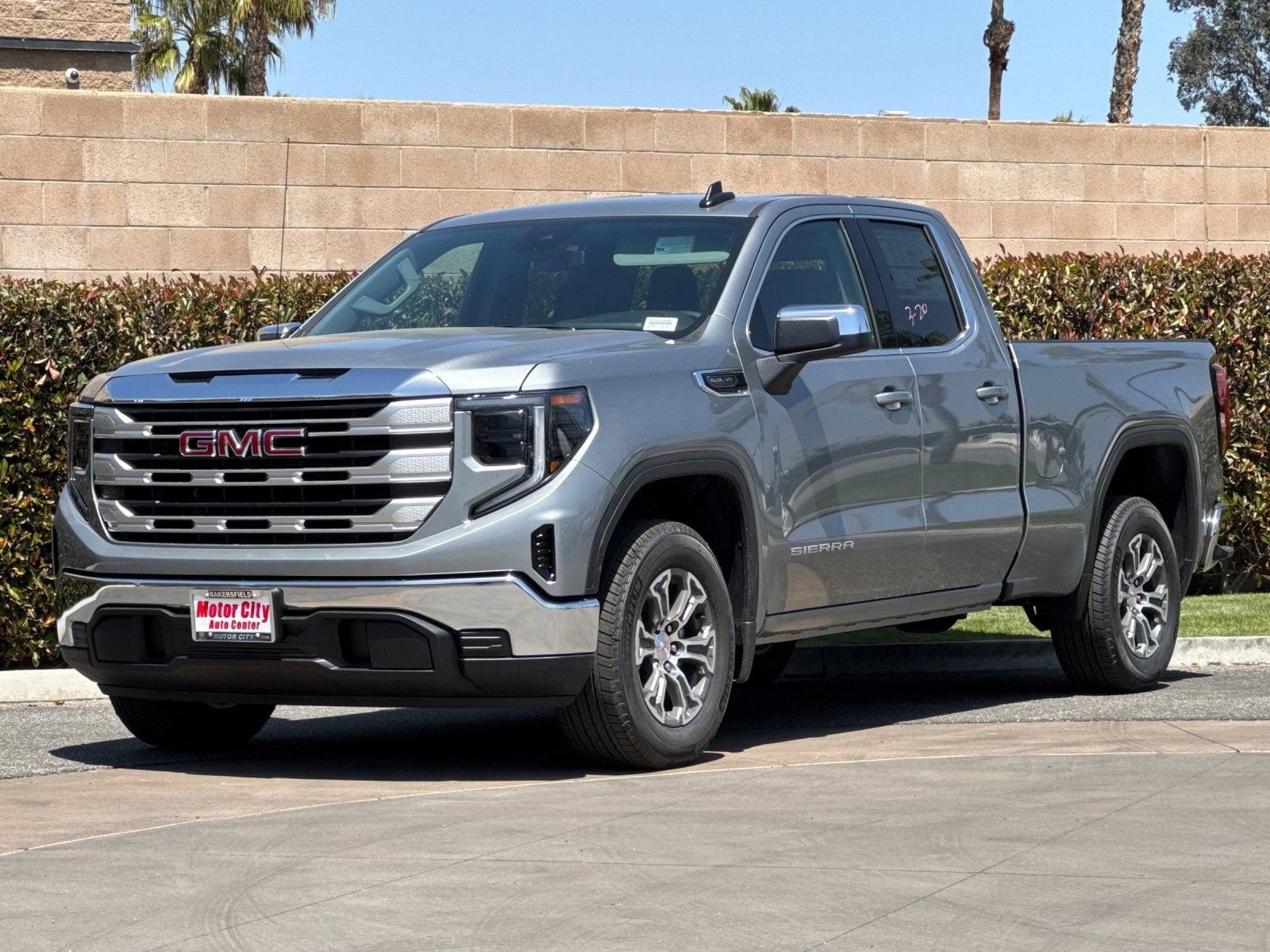 2026 GMC Sierra 1500 SLE photo 6