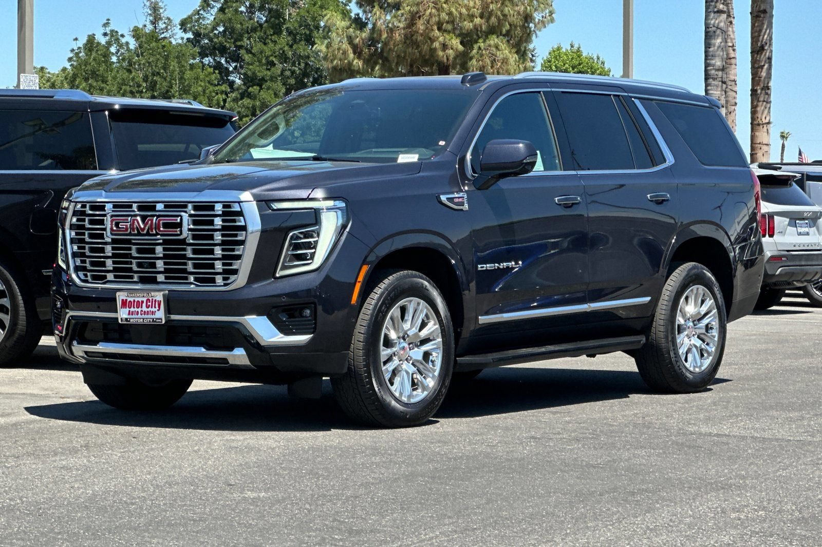 2025 GMC Yukon Denali - Photo 8