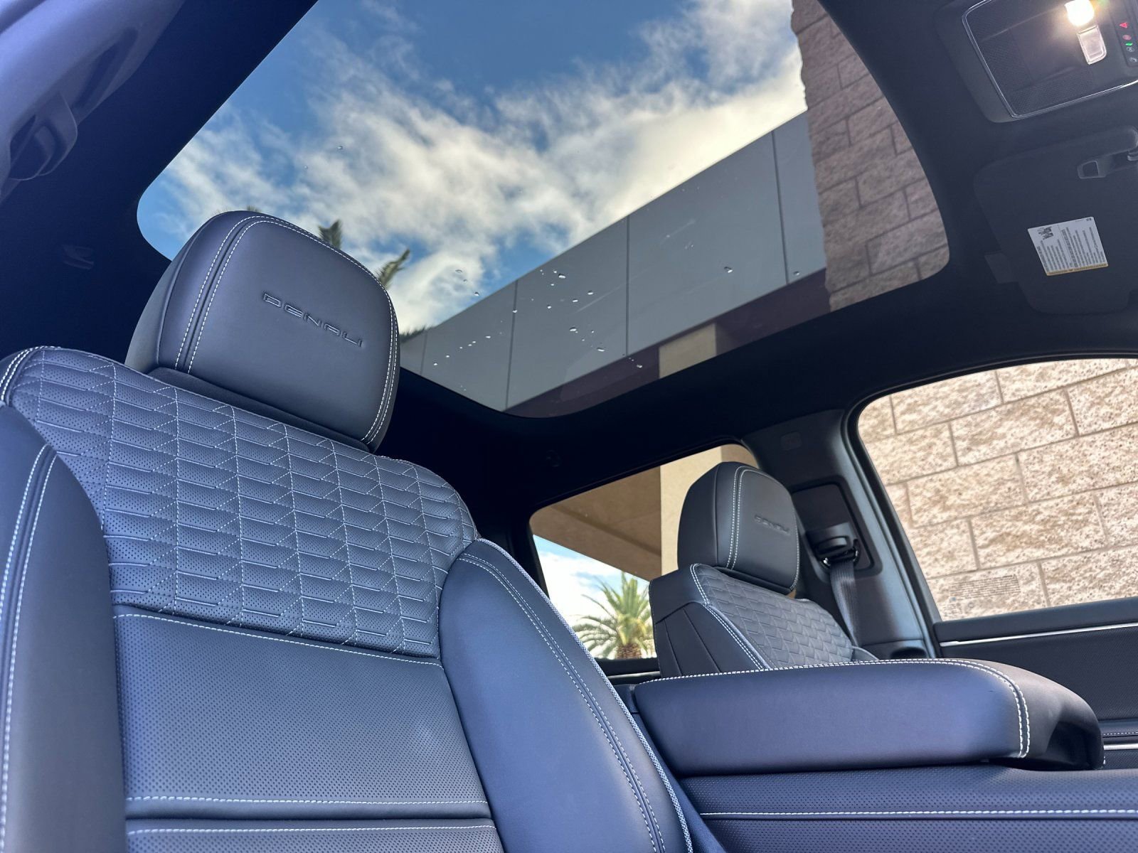 2025 GMC Sierra EV Denali - Photo 15