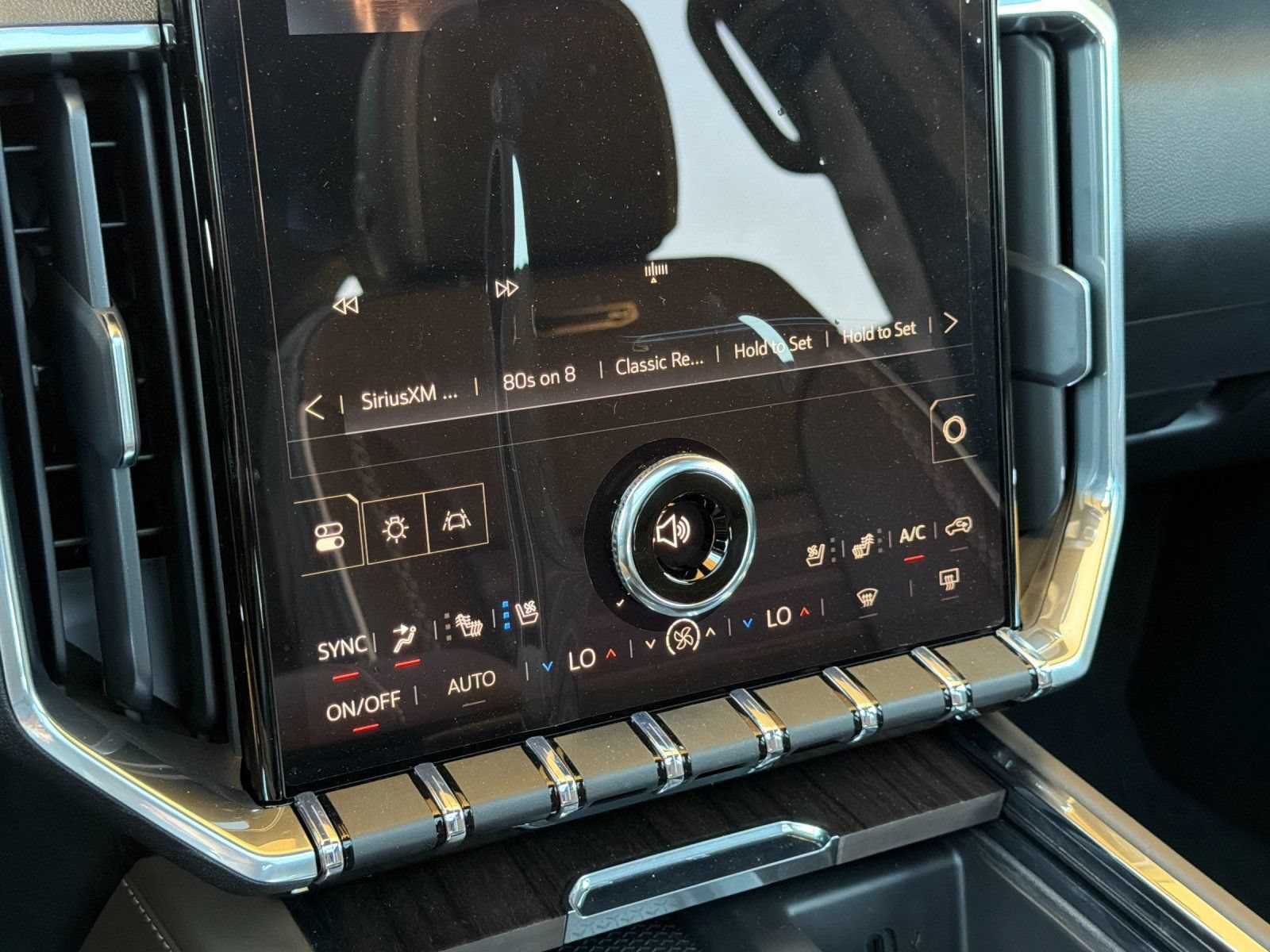2026 GMC Acadia Denali Ultimate - Photo 19