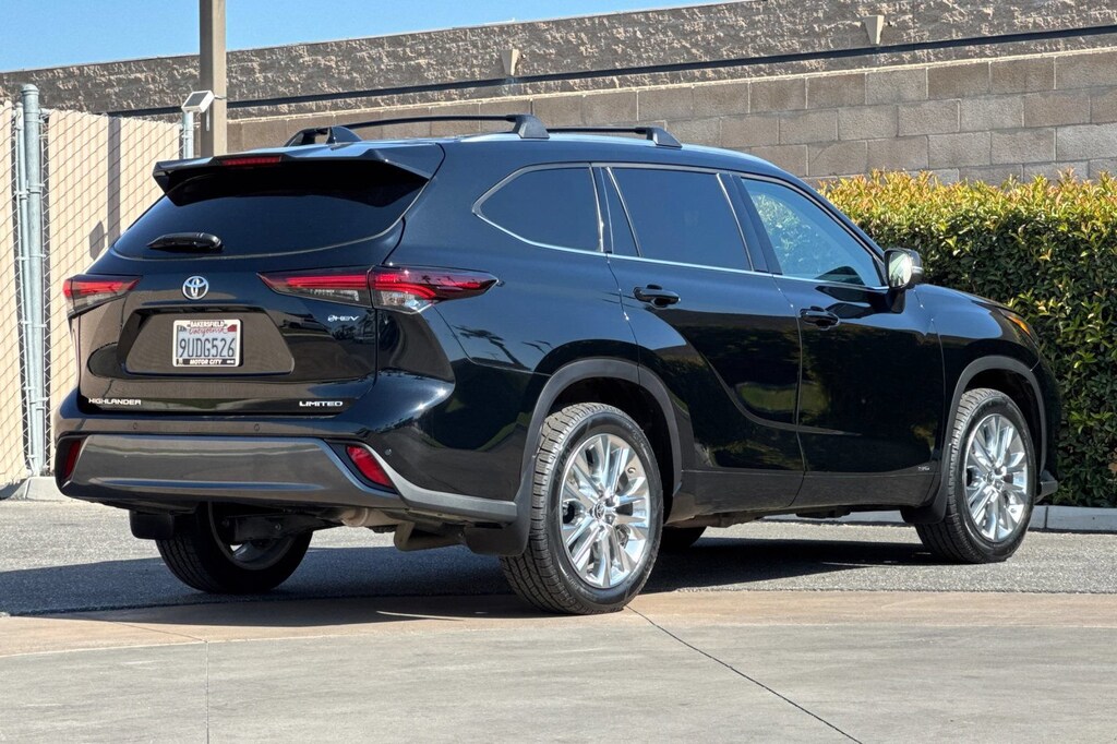 Used 2025 Toyota Highlander Hybrid Limited SUV