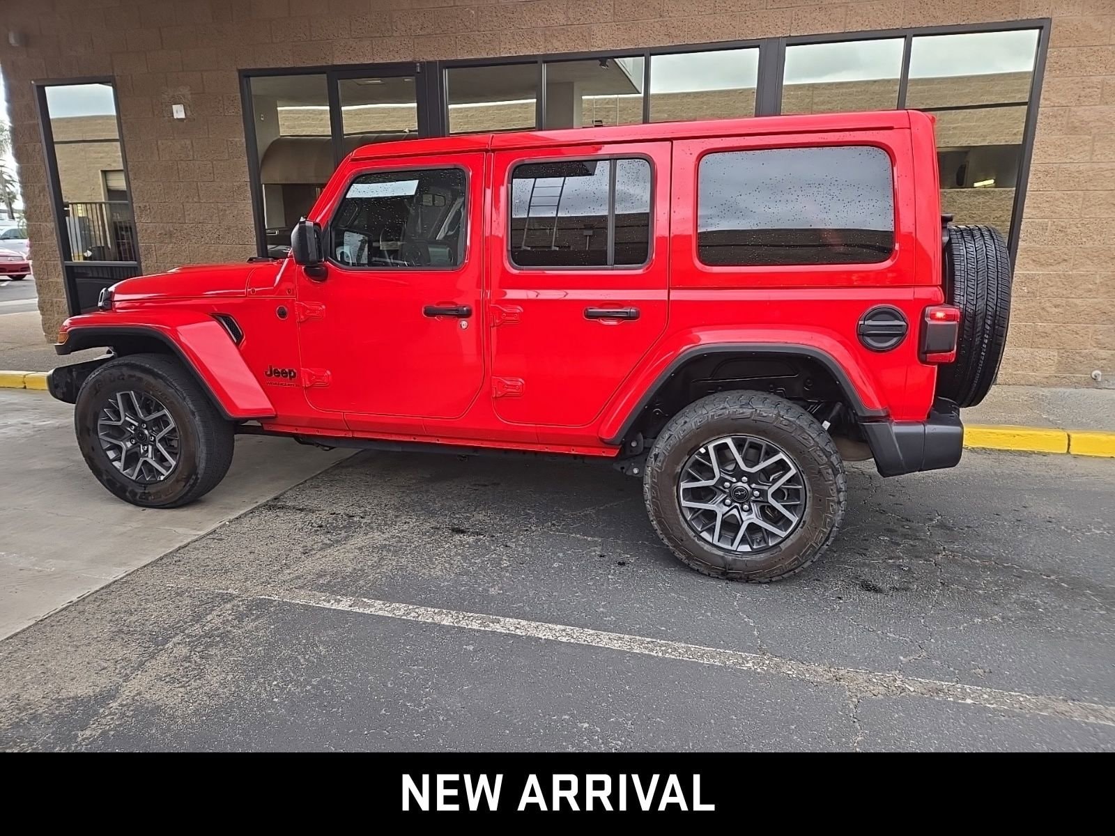 2025 Jeep Wrangler Sahara photo 5