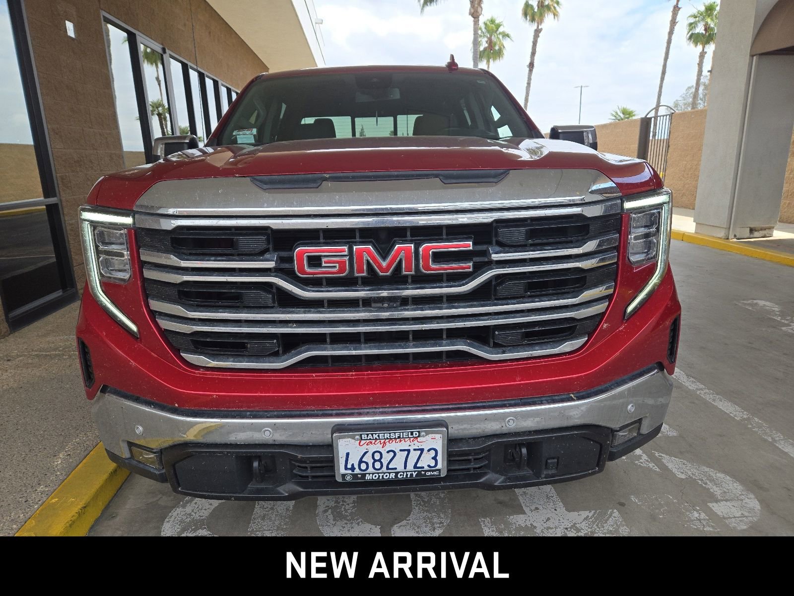 2024 GMC Sierra 1500 SLT photo 2