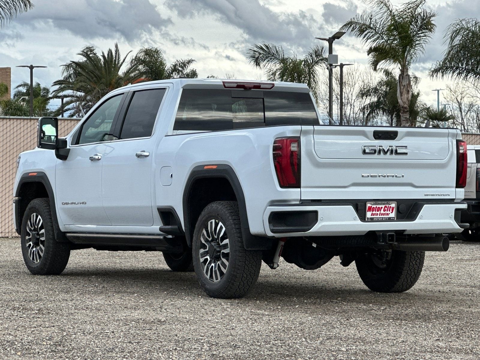 2026 GMC Sierra 2500 HD Denali Ultimate photo 4