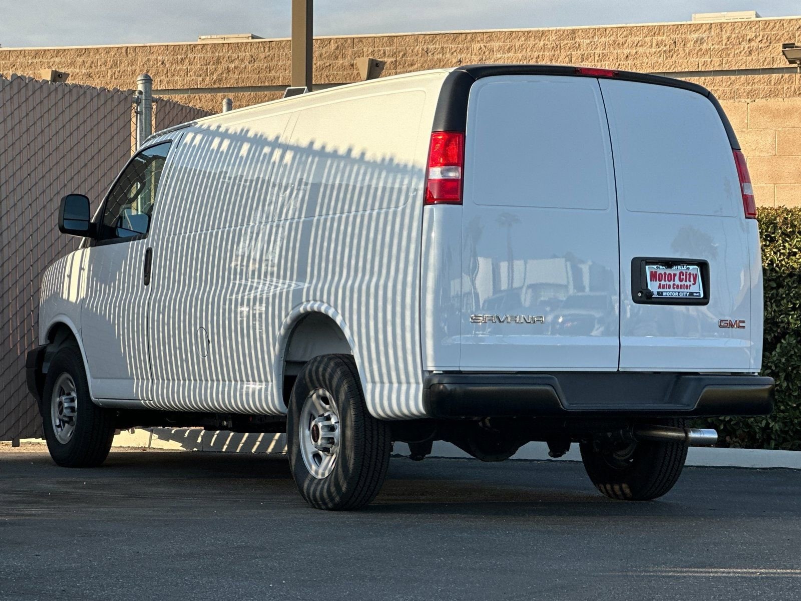 2025 GMC Savana Cargo Work Van photo 4