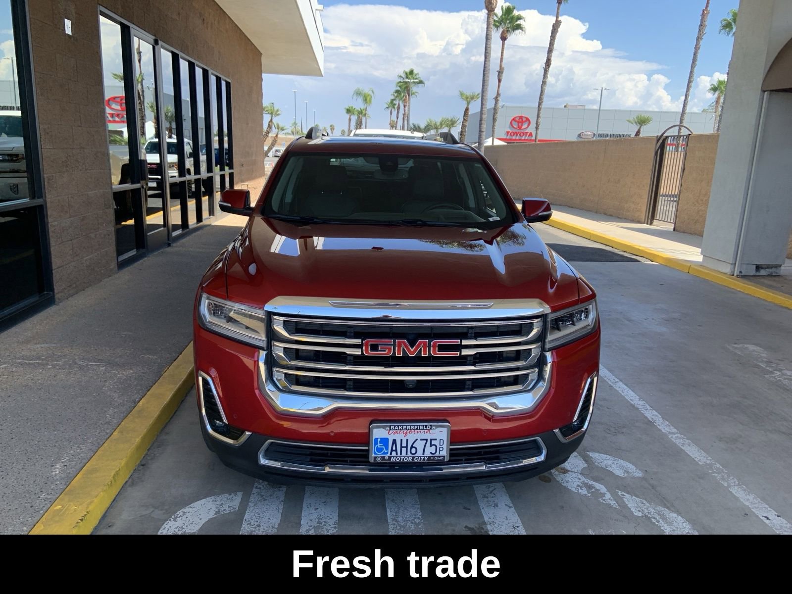 2023 Gmc Acadia SLT photo 2