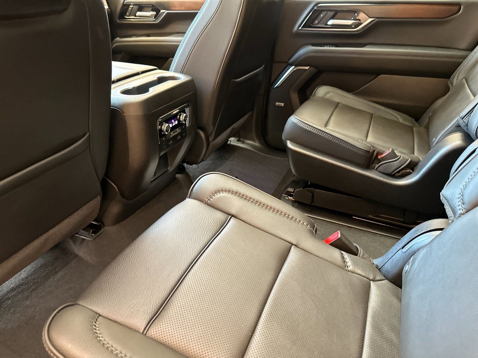 2026 GMC Yukon XL Denali - Photo 11