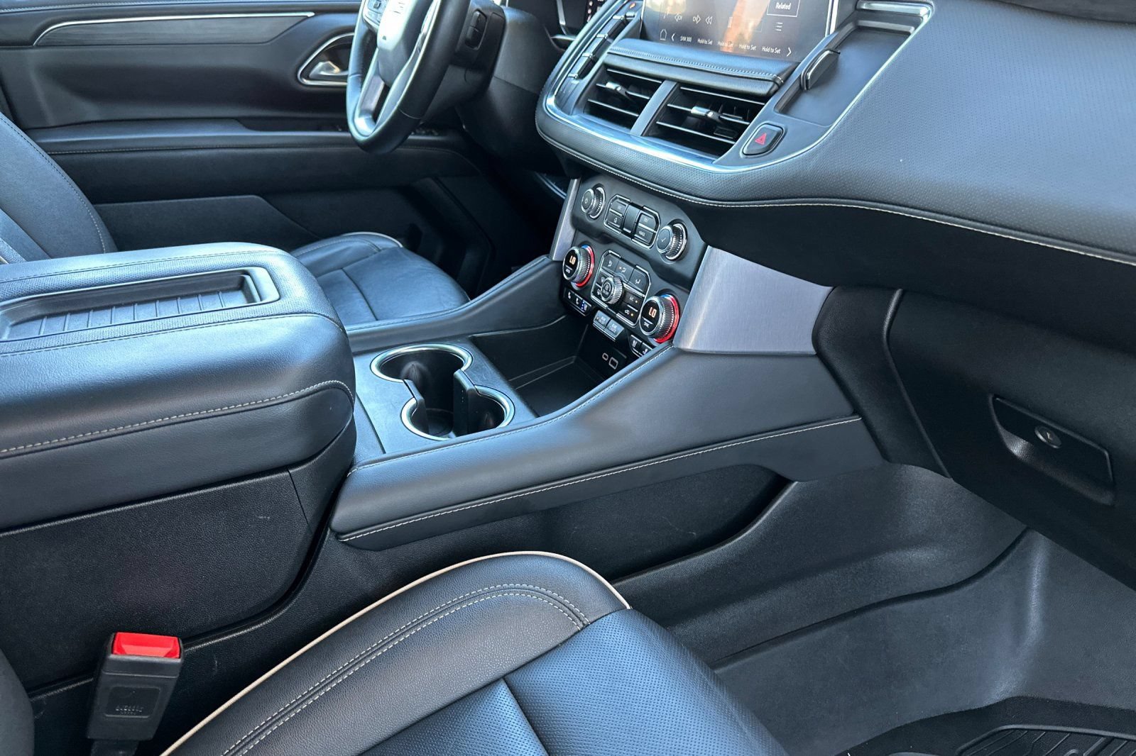 2023 GMC Yukon SLT - Photo 18