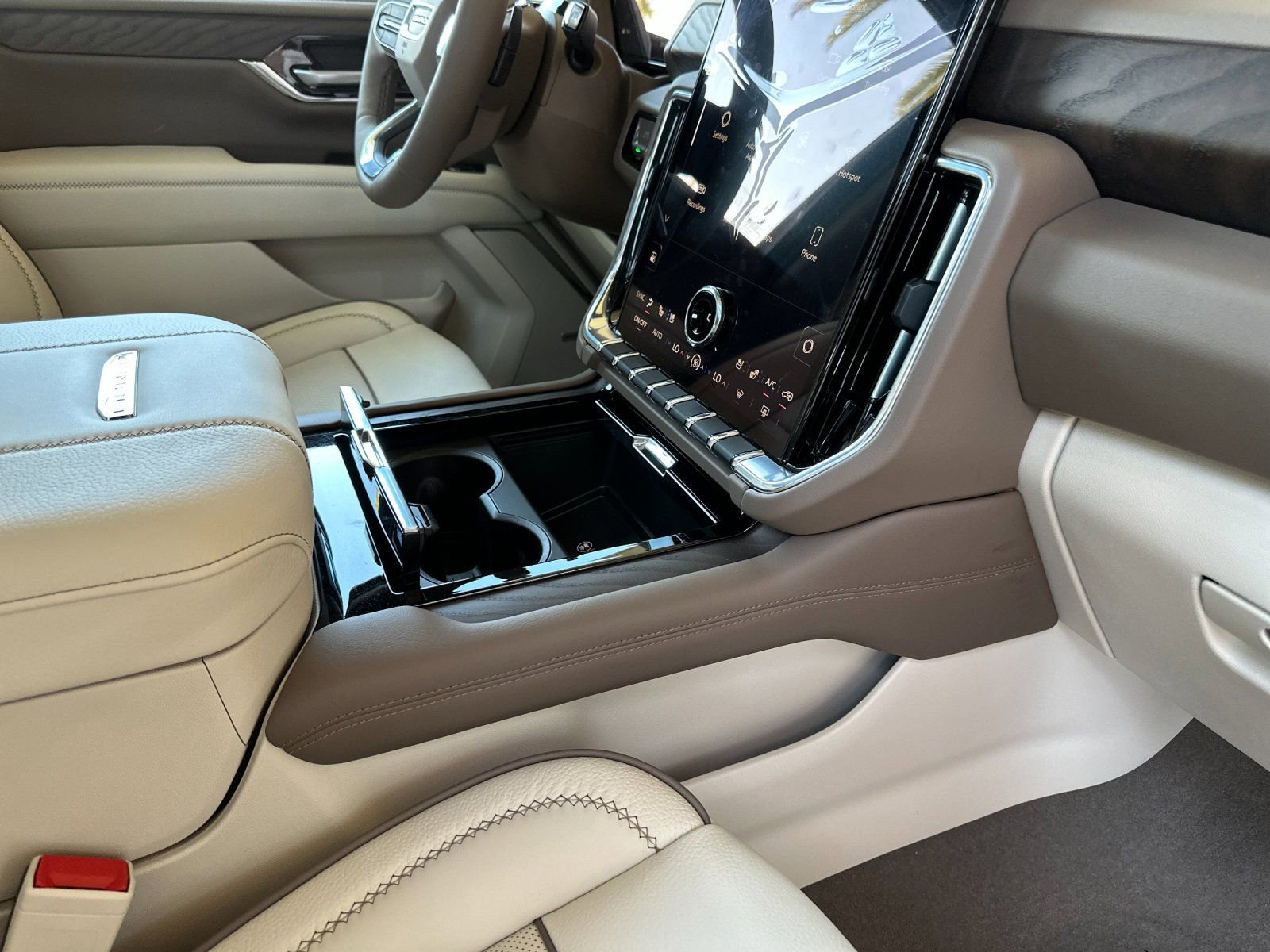 2026 GMC Yukon XL Denali - Photo 16