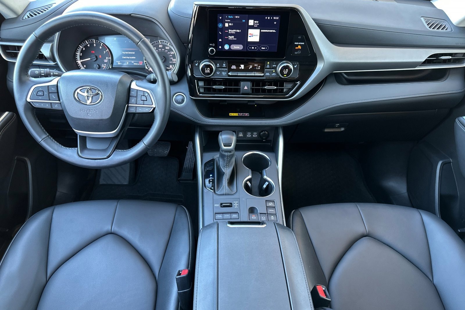 2026 Toyota Highlander XLE - Photo 14