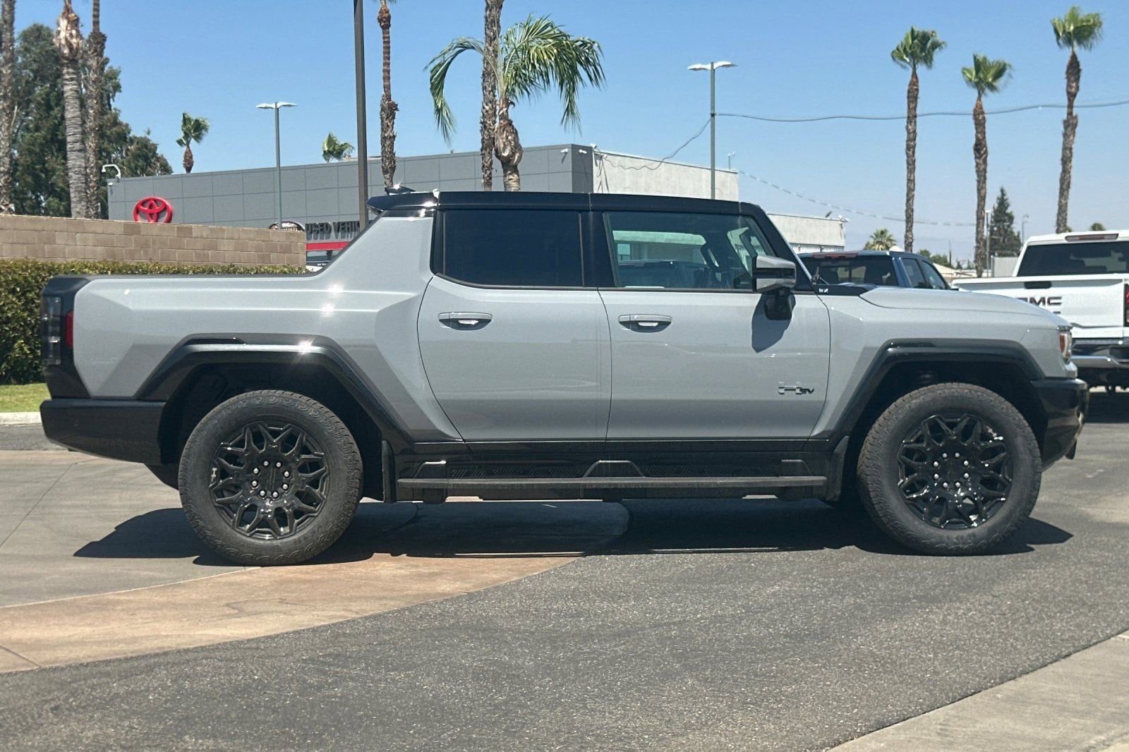 2025 Gmc Hummer EV Pickup photo 3