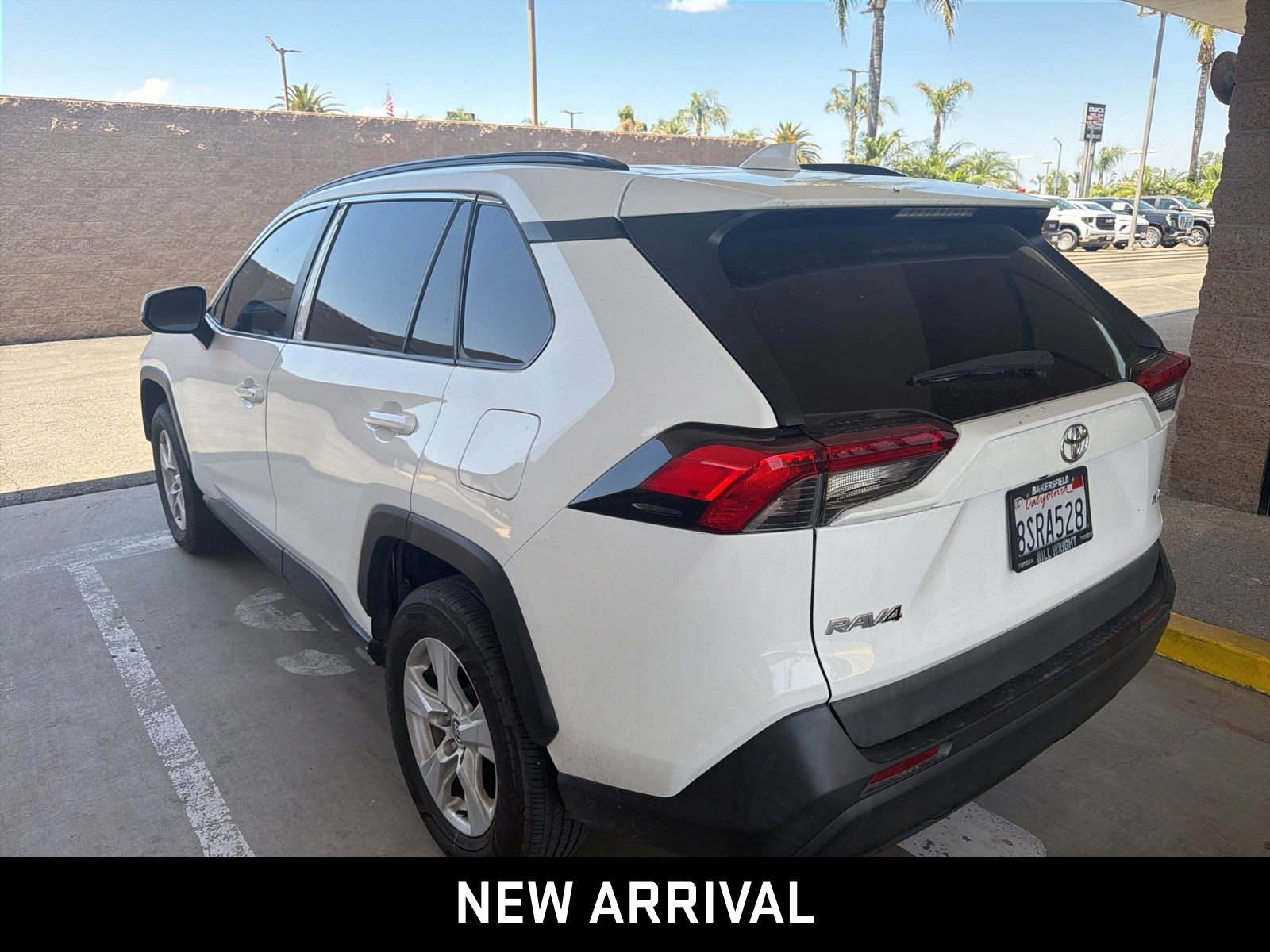 2021 Toyota RAV4 XLE photo 5