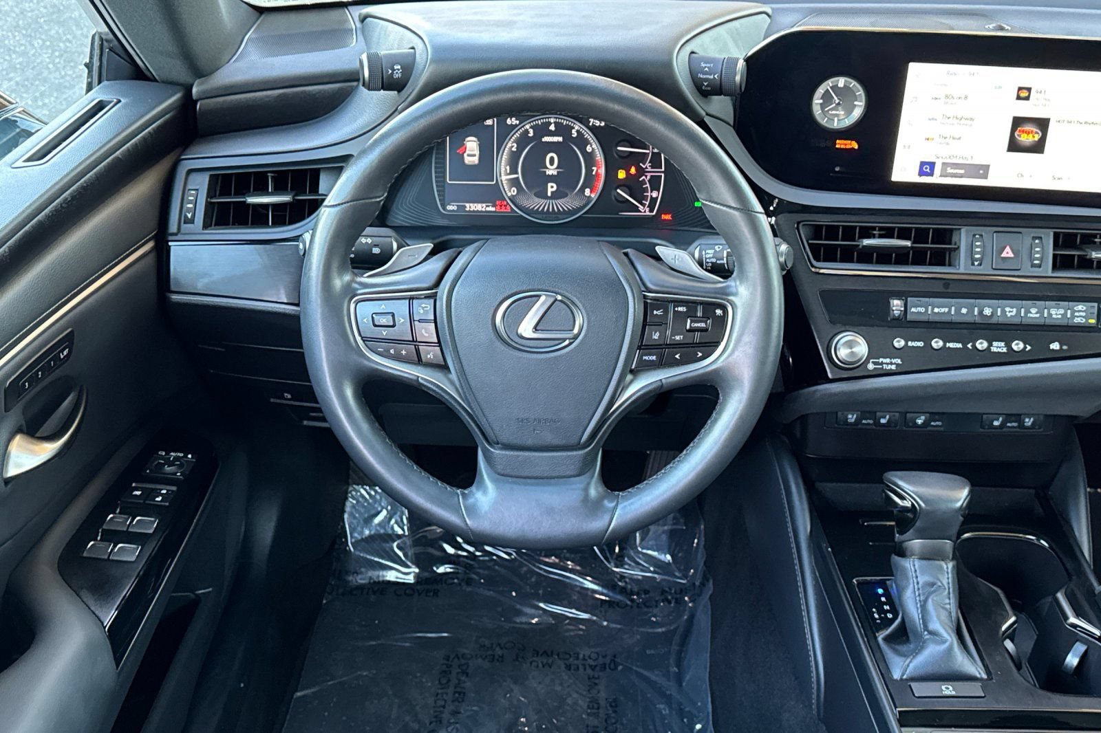 2024 Lexus ES 350 - Photo 15